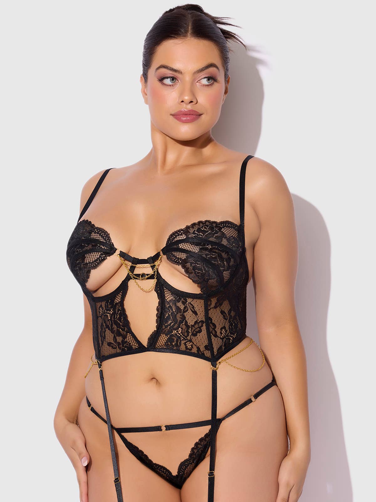 Cecily Lace & Chain Bustier & Hipster Set in Black - Image 5