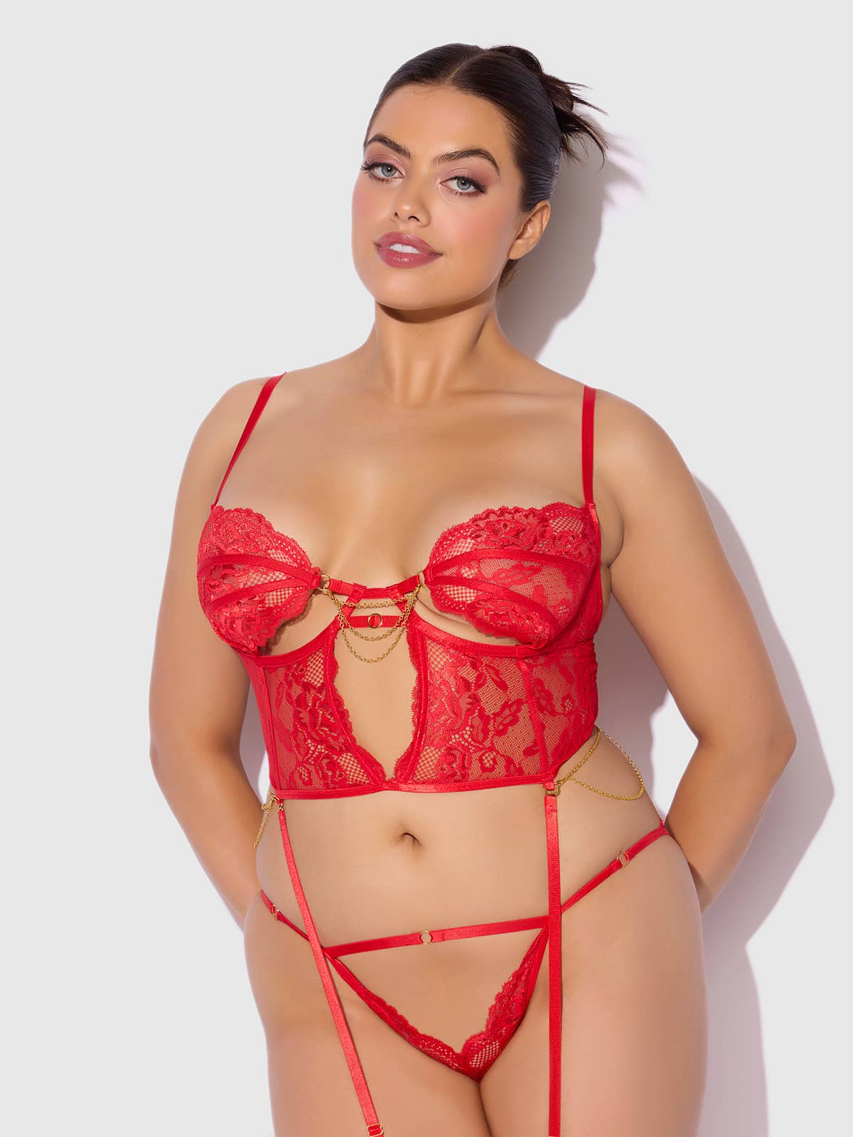 Cecily Lace & Chain Bustier & Hipster Set in Red - Image 5
